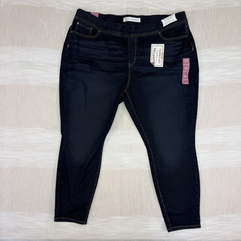 NWT Levi Strauss Women's Totally‎ Shaping Pull-On Skinny Jeans Sz 26S Short